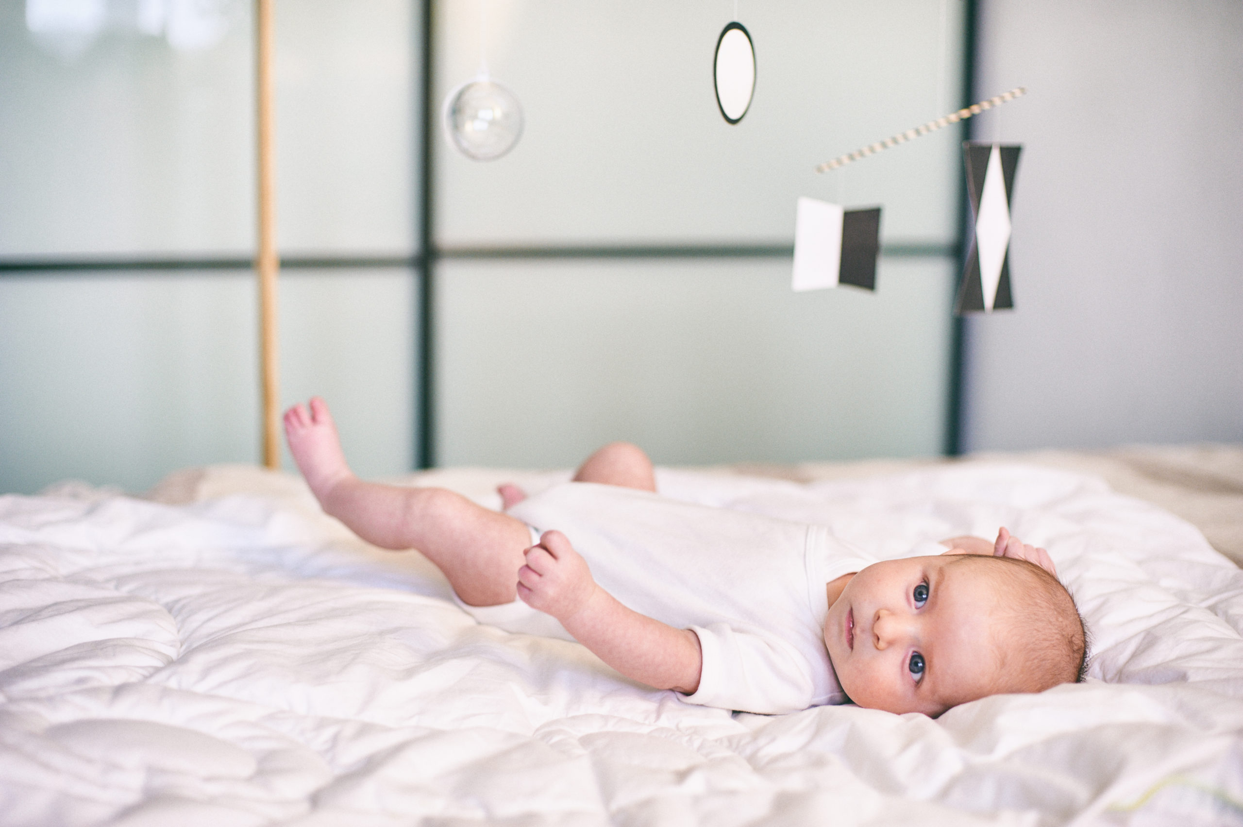 5 jeux d'éveil bébé inspirés de la méthode Montessori